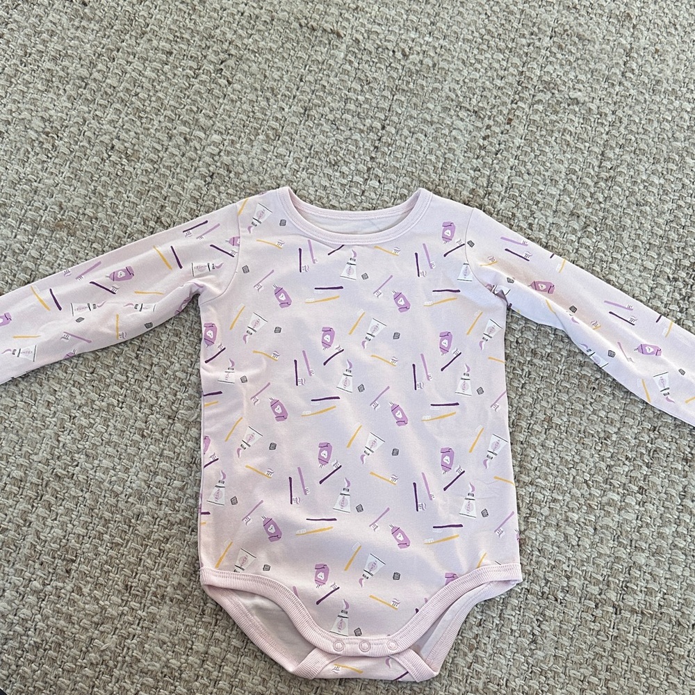 NEW without tags Souris Mini Baby Girl Lavender Patterned Bodysuit, size 12-18m